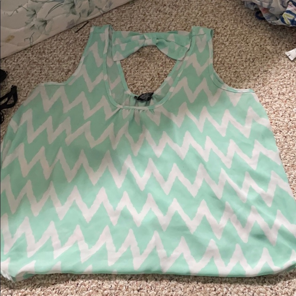Chevron tank with bow on back